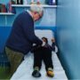 DONA UNA VISITA PEDIATRICA A UN BAMBINO CHE NON HA UN PEDIATRA DI BASE