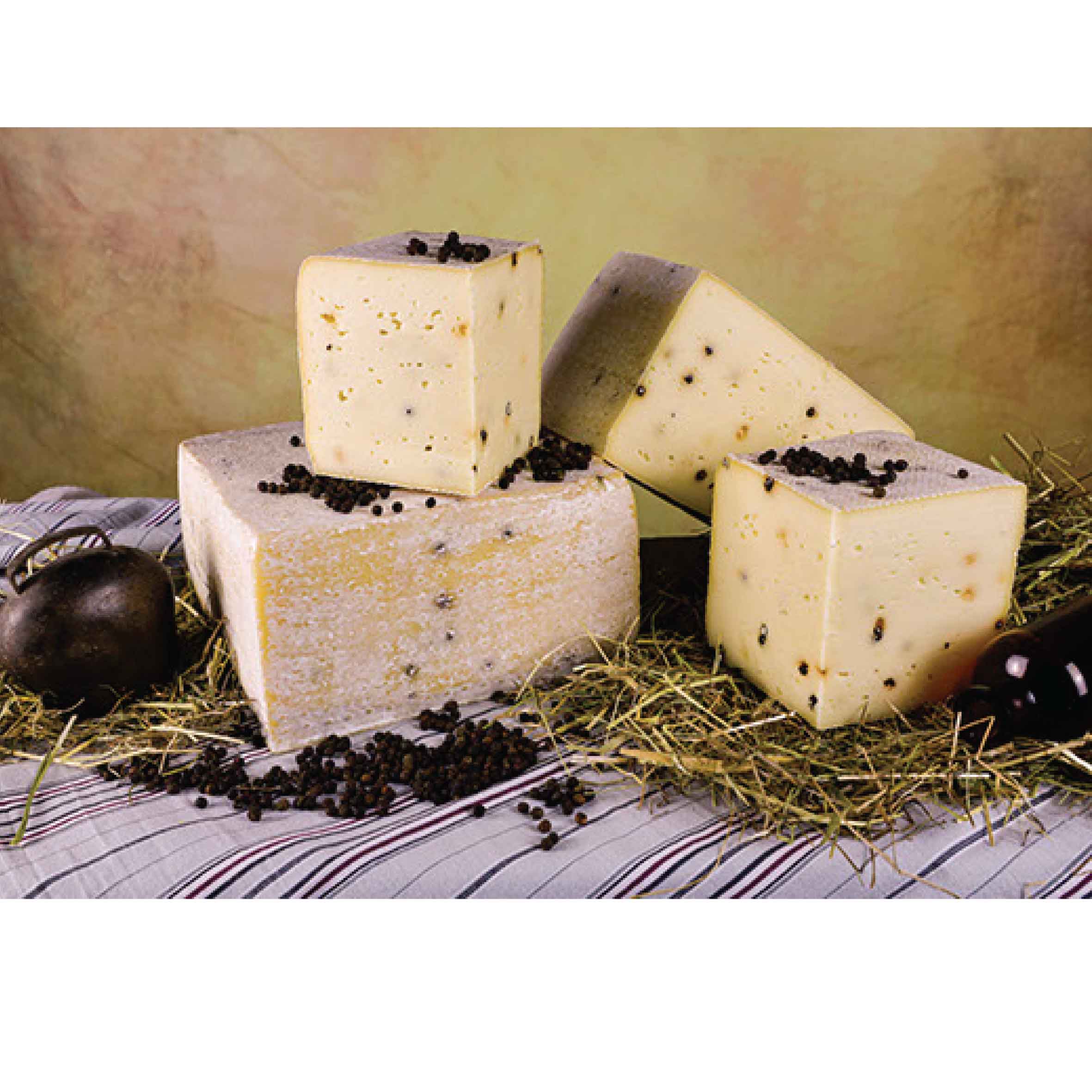 Peperino formaggio con bacche di pepe nero e latte piemontese 300 gr ca